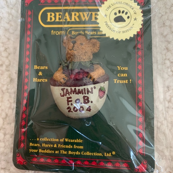 Boyd Bear Pin Lot - 7 new pins in packaging - Picture 5 of 14